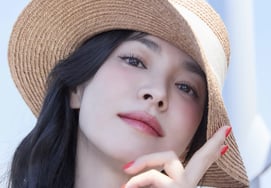 Song Hye-kyo, una belleza de diosa completada con un solo sombrero de paja