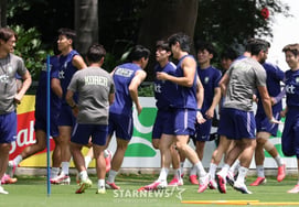 [Photo] Son Heung-min and Lee Kang-in, consistently enjoying themselves