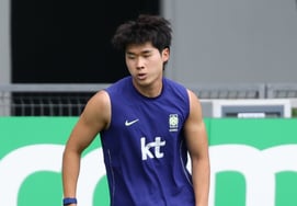 [Foto] Kim Taehyun regresa, punto final con el equipo completo de 28