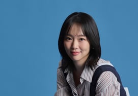 Jin Ki Joo thay đổi diễn xuất trong 'Cham Education' trên Netflix [★Ảnh]