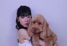 Тиффани из Girls' Generation, ♥Я держу собаку вместо перемен.Прекрасная ситуация