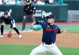[Foto] 'Kim Min-jun contra el abridor': Kim Jin-wook brilla como abridor en el partido contra los Landers