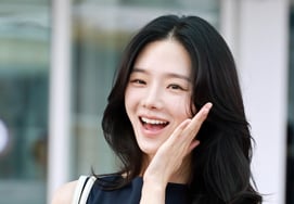 Park Gyu Young 'Tạo dáng bông hoa xinh đẹp'' [★Ảnh]