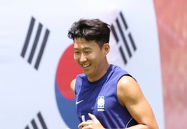 'Seguridad impenetrable' de Hong Myung-bo: ¿Esto ocurrió? Entrenamiento confidencial → Aparición de 'dron ilegal'... 2 sospechosos huyen [En el lugar del Mundial]