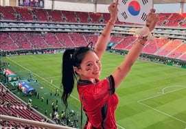 '目を引き裂かれた'韓国のユーチューバー「良い人がもっと多い」··· メキシコのファンが謝罪と応援→FIFAの招待まで受けた