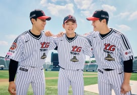 La Bang → Super Sonic → Couple Kim Eun-hee and Jang Hang-jun to appear as special first-pitchers for the LG-Doosan games from the 19th to the 21st: "Throwing the first pitch in Jamsil's final year is a family honor"