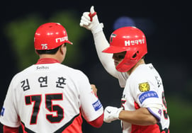 "Kim Do-young is the home run leader?" KBO return foreign investor surprised: "The best hitter; I'd be lucky if he only gets a single, but still..." Unmatched praise [Jamsil on-site]