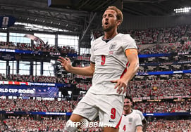 'Four-goal first-half thriller': England and Croatia end the first half tied 2-2