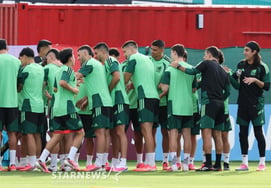 [Photo] Javier Aguirre coach: "We must win"
