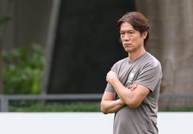 [Foto] El entrenador Hong Myung-bo concibe el once ideal para el partido contra México