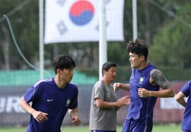 [Foto] Kim Min-jae: «No será traspasado»