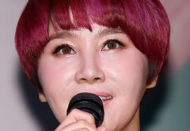 Park Hye-kyung: "Fake News Claiming She Committed Adultery 300 Times Was Discovered via CCTV"... She Went to the Police Station at Dawn [Star Issue]