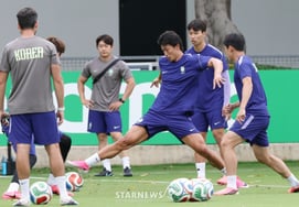 [Foto] Cho Gue-sung: «Debe aprovechar su gran envergadura»