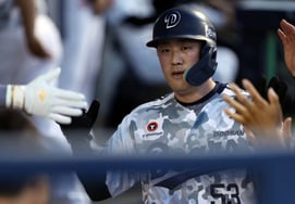 "重返赛场的梁锡焕击出2支安打+朴赞浩第7回合逆转适时安打"，斗山队未能横扫对手，KT队未能取得5连胜 [蚕室现场评论]