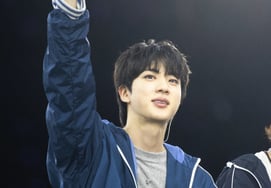 BTS Jin achieves 56 consecutive weeks at No. 1 on Idolpick..Most votes in Weeekly