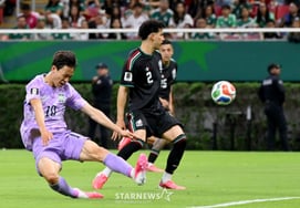 [Photo] 'Ah, it's short!' Lee Jae-sung
