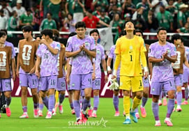 Bài hát Hàn Quốc có thể bị loại đó."' Số trường hợp lọt vào vòng 32 World Cup, khả năng rơi xuống vị trí thứ 4 của nhóm.