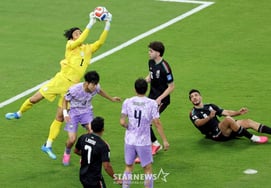 [One Quick Look] The moment a goal was conceded by Lomeli, as seen from the stands
