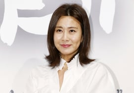 杨静雅，今天（19日）母亲去世..母亲与病魔抗争9天后传来噩耗