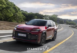[máy bay ném bóng ngôi sao] Toyota Lav 4, SUV đại diện cho danh lam thắng cảnh hybrid đến rồi.