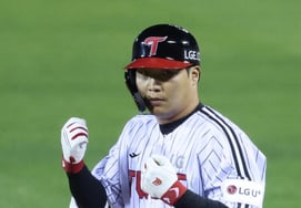 すごいね 'ムン・ボギョン 8回裏 キム・テギョン相手に逆転スリーランホームラン炸裂' LG、ドゥサンに4-2の劇的逆転勝利 'ウィニングシリーズ予約' [ジャムシル現場レビュー]