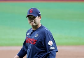 [Foto] 'Primer inning sin carreras' Na Gyun-an