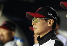 "惊心动魄的第8集逆转剧→死守第一名"LG廉葛亮提到的"5名"... 还有"在恶劣的天气里 多亏粉丝们戏剧性地反败为胜 谢谢" [蚕室现场]