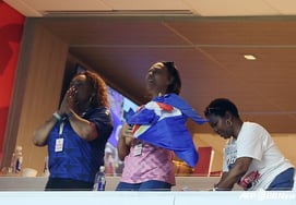 母が見守っていた試合でまた奇跡を起こした! カーボベルデ、ウルグアイと2-2の引き分け··· 32強の可能性が高い