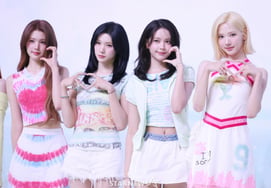H2H Eina, Ju-eun, Carmen, Ji-u 'Fresh Heart Hands' [★Photo]