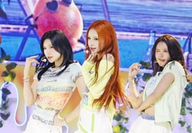 'Sân khấu comeback thật tươi trẻ' [★Ảnh]