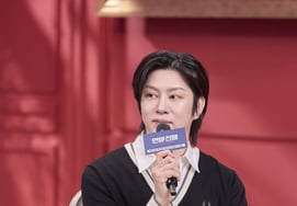 《恋爱战争》金希澈:"反省上次恋爱..我可能是个好男朋友,所以接受了'镜子治疗'。"