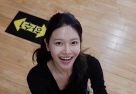 Choi Soo Young chia sẻ tình hình gần đây sau 14 năm yêu nhauĐang làm việc chăm chỉ, nụ cười rạng rỡ