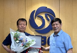 "Junior umpires are doing their best; please watch over them with a warm gaze rather than scolding them." Kim Ho-in, head of the Baseball Umpire School, concludes 40 years of dedication to the KBO