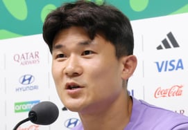 [Foto] Kim Min-jae: «Solo hay que jugar como en el partido anterior»