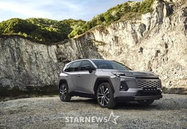 Toyota RAV4 Sales Explode in the U.S. ... Production Line Reorganized with Focus on HEV