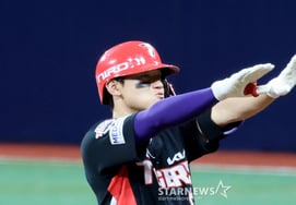 [フォト] '6回表6得点のビッグイニングが完成しました！『キム・ドヨン』