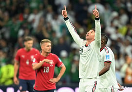 'Mexico helped,' but South Korea's path to the Round of 32 remains unclear despite 3-0 victory over Czech Republic... '41-year-old GK' Ochoa makes 6th World Cup appearance
