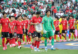[FOTO] Kim Min-jae: «Hoy el peso en los hombros es mayor»