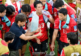 [一度にサッと] 'フバ戦にソン・フンミンを投入する！ 前半は0-0、選手たちを励ます洪明甫監督