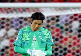 [フォト] 頭を垂れたキム・スンギュ
