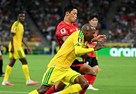 [Foto] Hwang Hee-chan en una lucha corporal