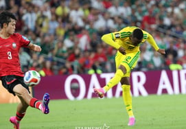 [Фото] Тапелло Масеко, интенсивный выстрел
