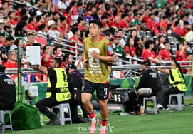 Sorprendidos dos veces por medios extranjeros: "Decisión impactante de Hong Myung-bo" por el cambio temprano de Son Heung-min y la exclusión del once inicial, se señala el fracaso de su jugada decisiva.