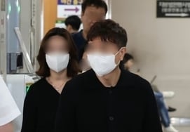 'Rumors of Park Soo-hong's Cohabitation' Sister-in-law "Regrets Reckless Remarks"... Prosecution Seeks 10-Month Prison Term in Second Trial