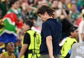 "A Nightmare from 12 Years Ago": Hong Myung-bo Fails to Prove Himself Again, 'Tactical Misjudgment Persists'... Fans Sigh at the 'Parallel Theory'
