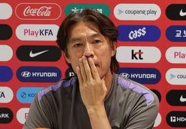 "Al día siguiente de la 'tragedia de Monterrey', el entrenador Hong Myung-bo: 'También me sorprendió... Los rumores de desavenencias en la delegación son totalmente falsos' [En el lugar del Mundial]"