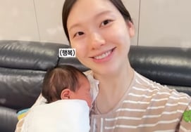 'Kim Seung-gyu ♥' Kim Jin-kyung beams with a radiant smile at the postpartum care center, a paradise on earth... 'Daddy's daughter' mom-to-be crowned [Star Issue]