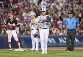 'Finally, a historic first!' Kwak Bin, 8 years after his debut, writes a Bears franchise record, fending off KIA's fierce 9th-inning comeback for a '1-run' nerve-wracking victory, 'KIA's 5-game winning streak thwarted—Doosan secures 3-game winning streak' [Jamsil On-site Review]