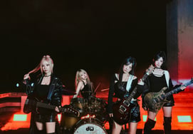 QWER to enter Japan.. Officially debut with 'SHOW DOWN' on July 8