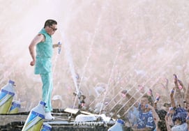 Psy 'Are you ready to get soaked!' [★Photo]